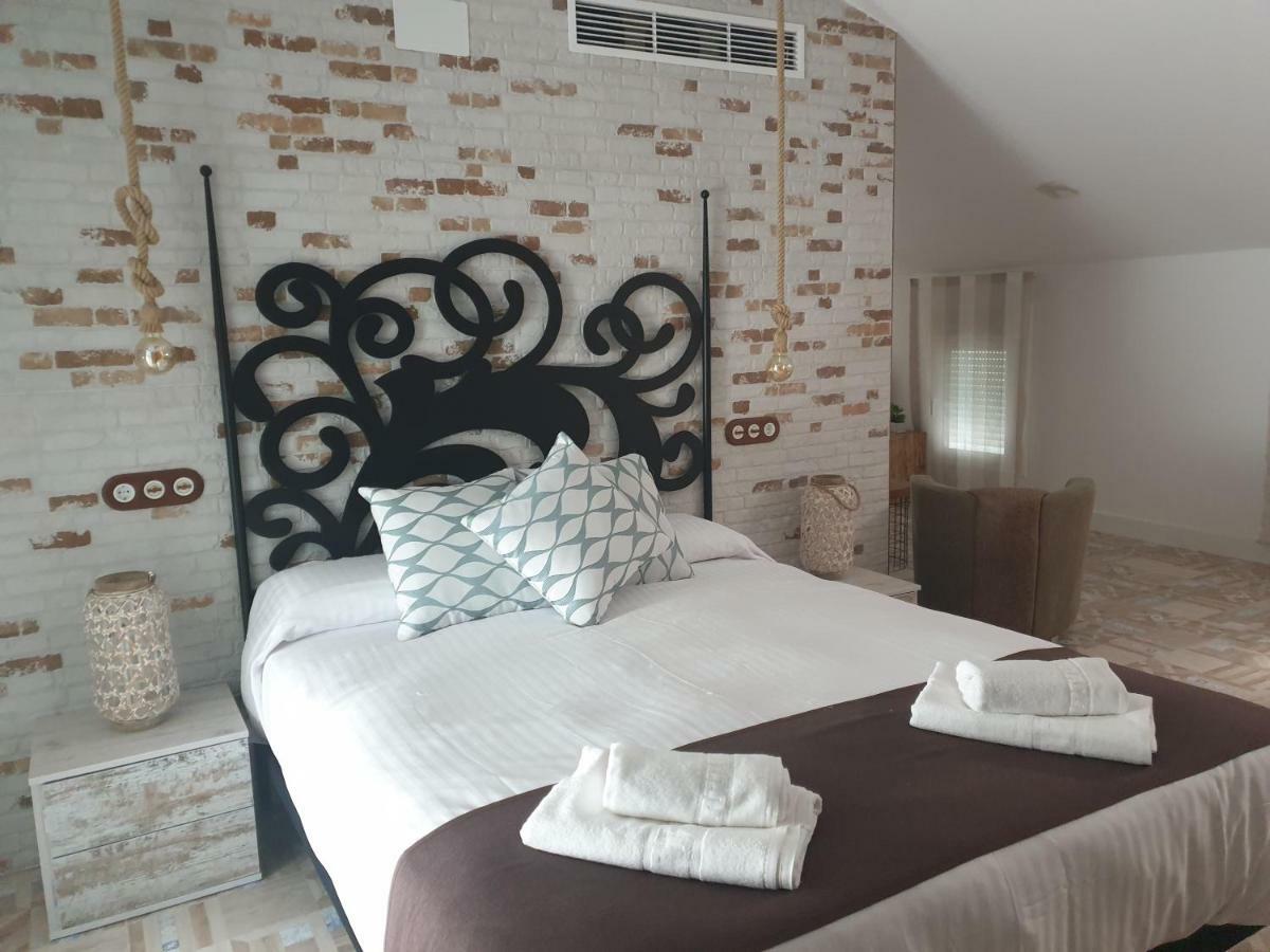 Apartamentos Hostal Cabanas Carboneras de Guadazaón Esterno foto