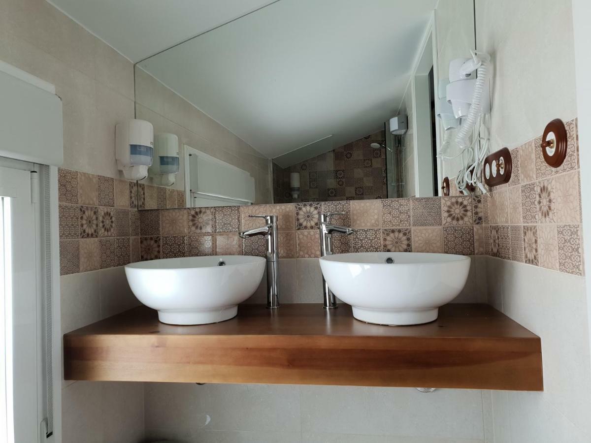 Apartamentos Hostal Cabanas Carboneras de Guadazaón Esterno foto