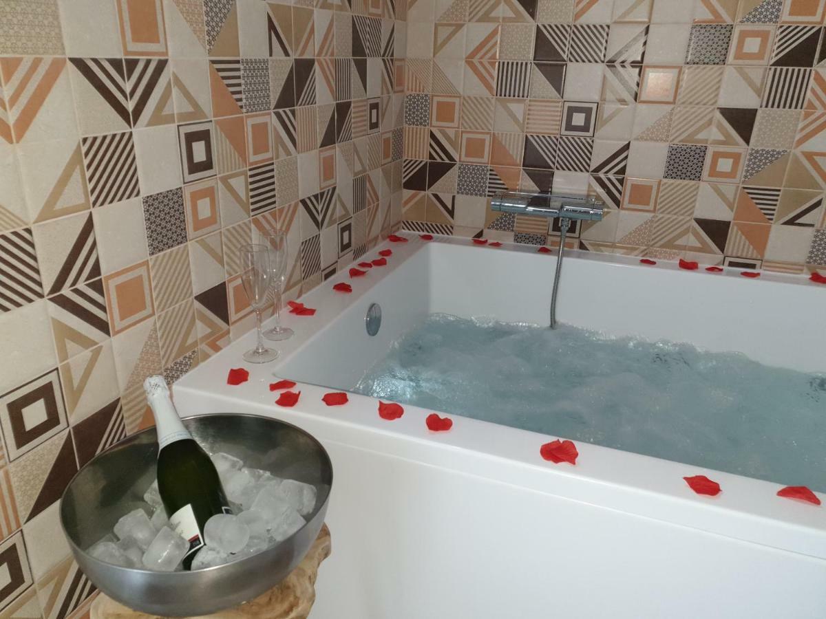 Apartamentos Hostal Cabanas Carboneras de Guadazaón Esterno foto