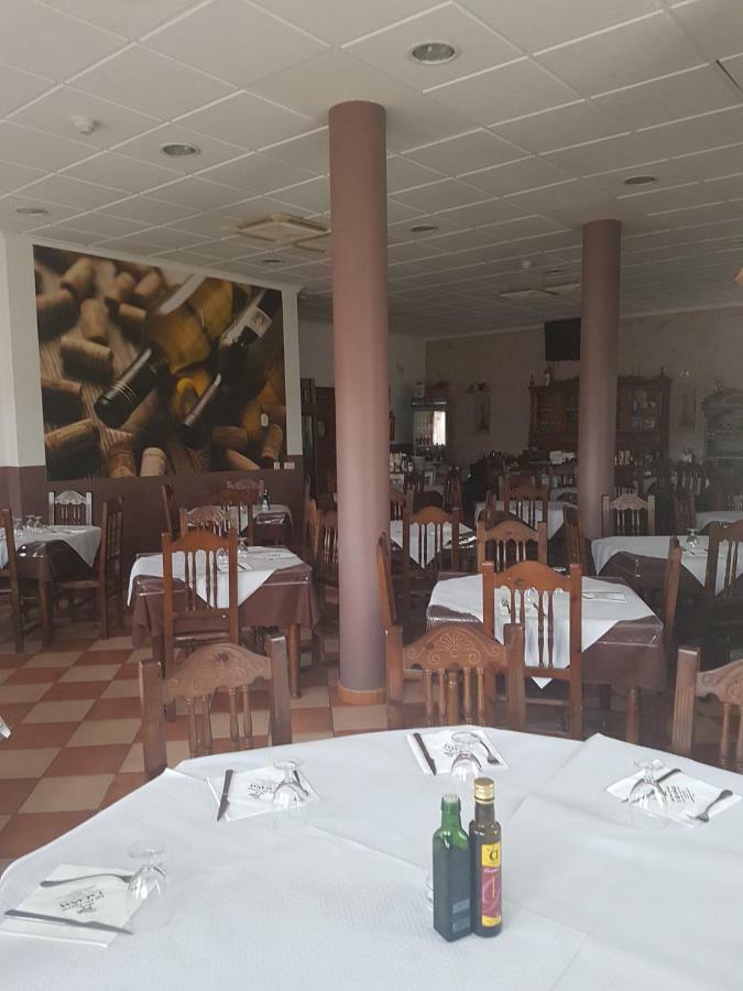 Apartamentos Hostal Cabanas Carboneras de Guadazaón Esterno foto