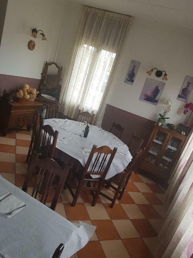 Apartamentos Hostal Cabanas Carboneras de Guadazaón Esterno foto