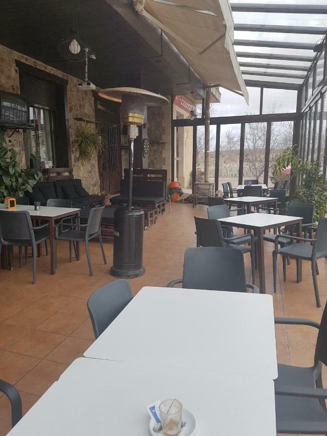Apartamentos Hostal Cabanas Carboneras de Guadazaón Esterno foto